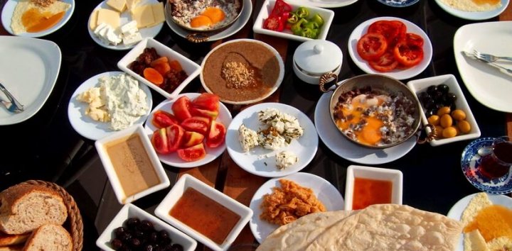 Топ блюд и напитков, которые стоит попробовать в Турции